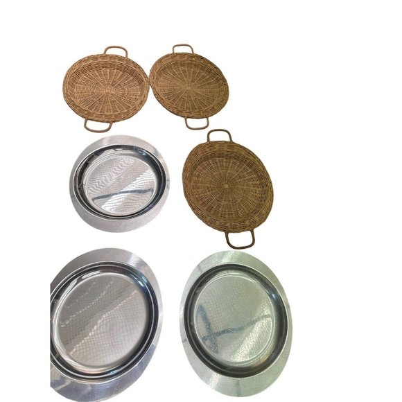 Vintage Set Of 3 Cavalier Nasco Aluminum Plates With 3 Rattan Wicker Holders - Picture 3 of 12